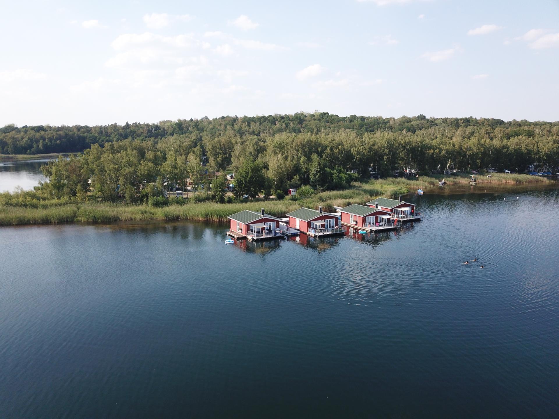 Floating vacation homes in Bergwitzsee Resort